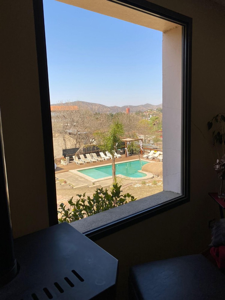 EXCELENTE PROPIEDAD CON VISTA, GRAN PARQUE Y PILETA !!
