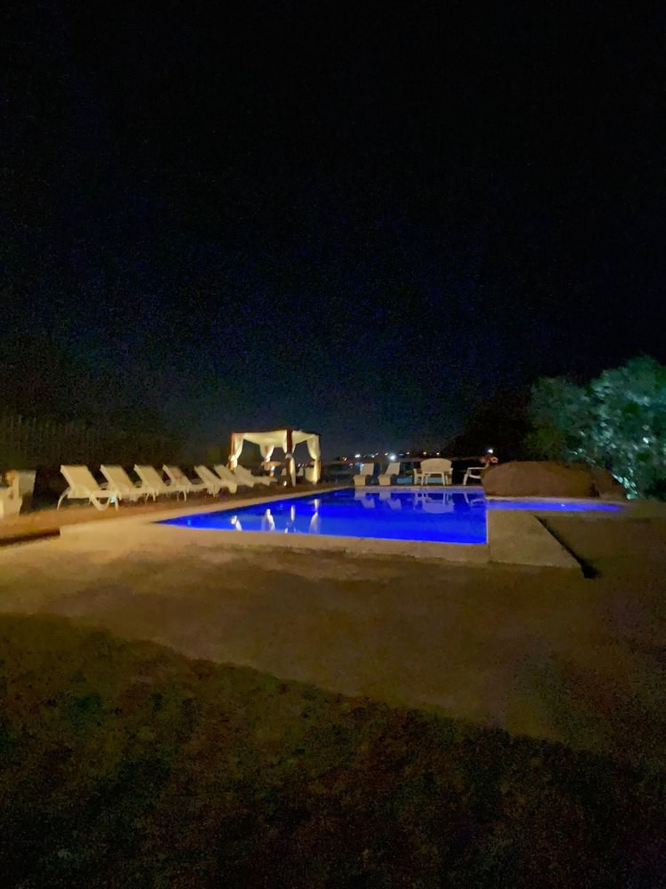 EXCELENTE PROPIEDAD CON VISTA, GRAN PARQUE Y PILETA !!