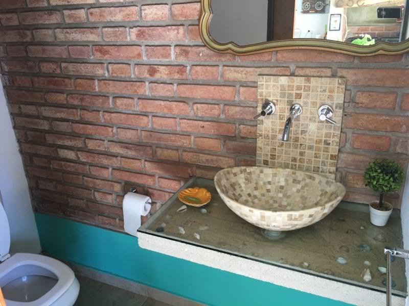 EXCELENTE PROPIEDAD CON PILETA Y QUINCHO !!