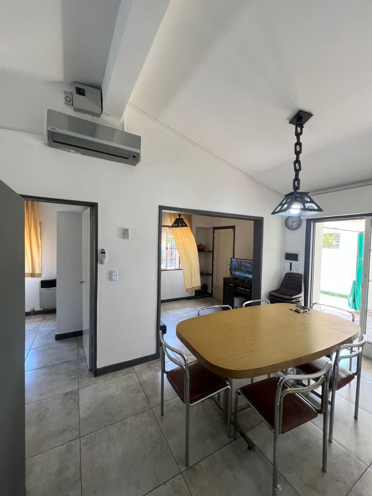 CASA CON PILETA EN COSTA AZUL