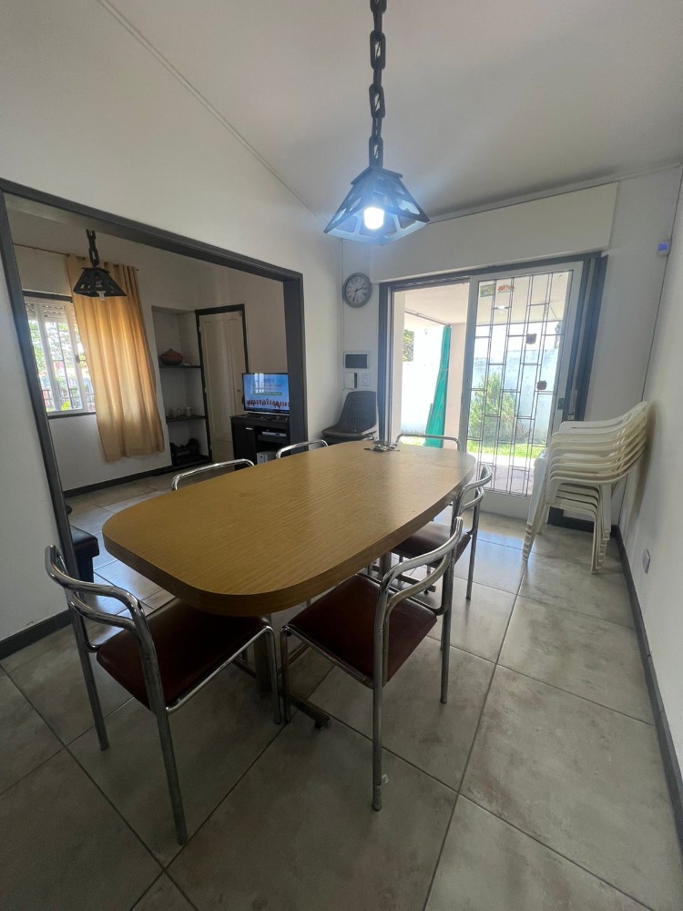 CASA CON PILETA EN COSTA AZUL