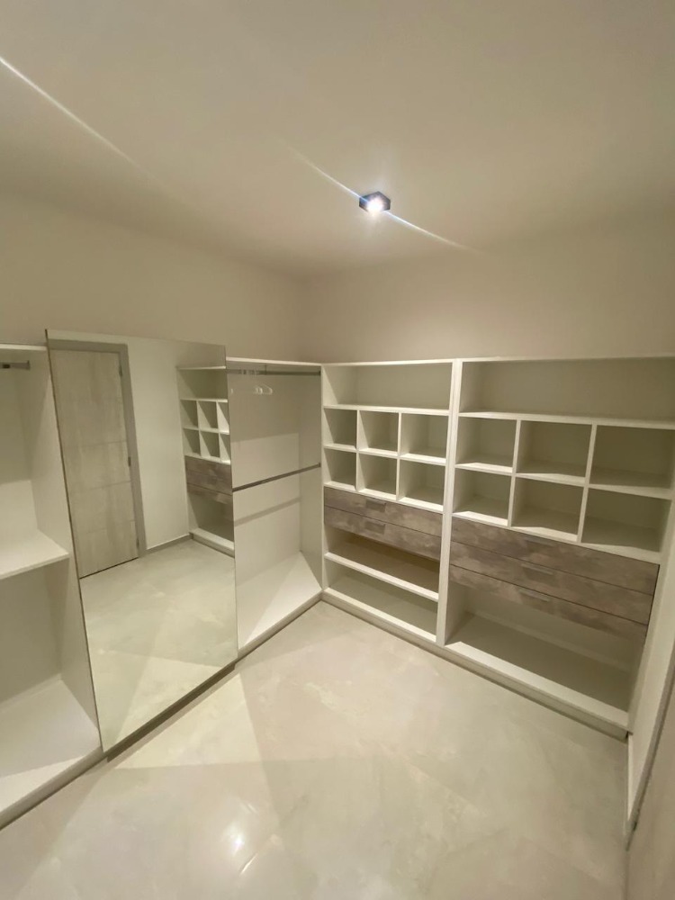 CASA CON PILETA Y VISTA