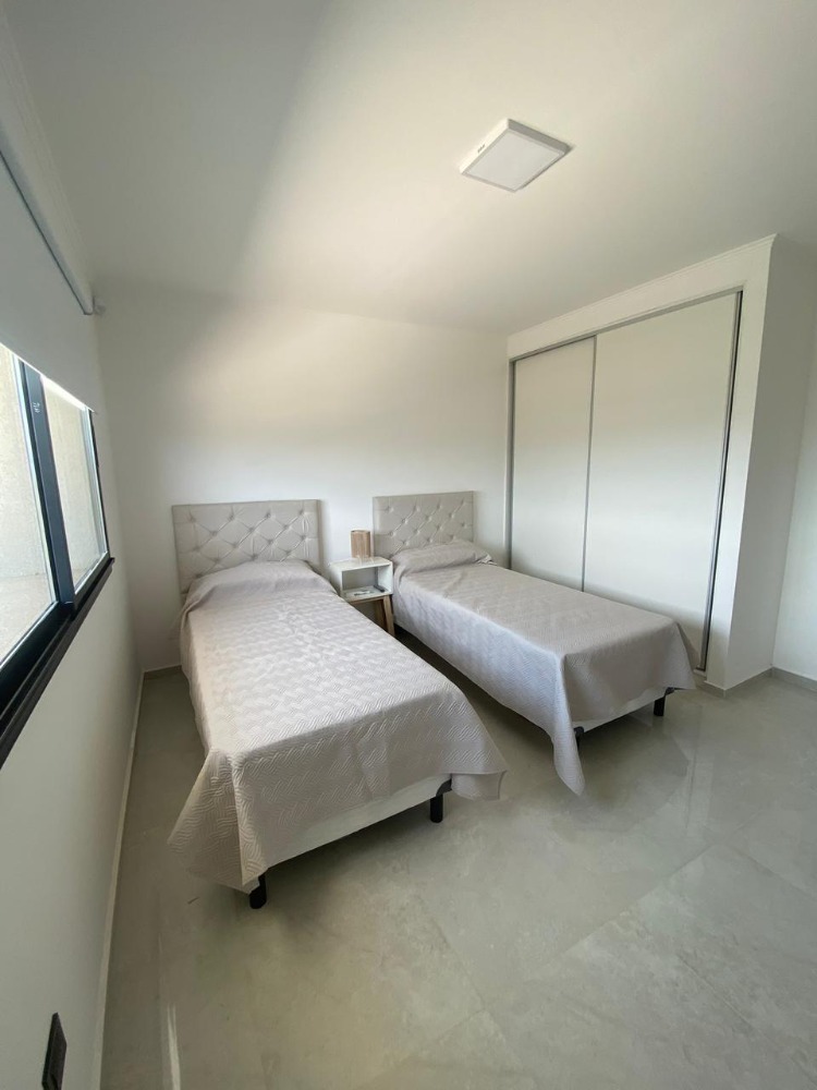 CASA CON PILETA Y VISTA
