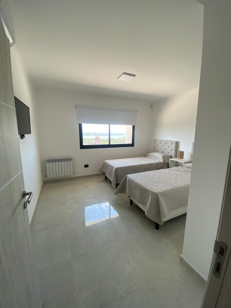CASA CON PILETA Y VISTA