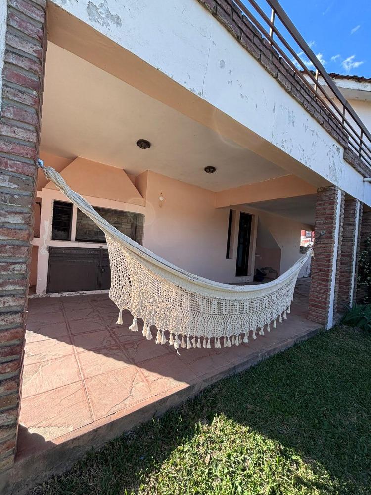 CASA A UNA CUADRA DEL RÍO !!