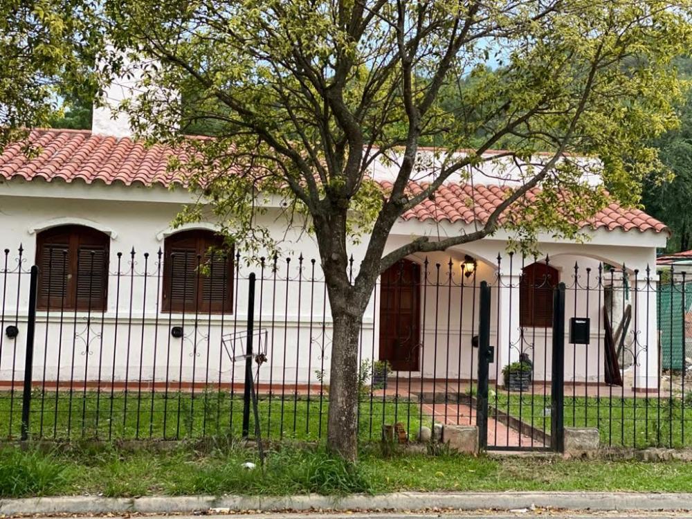 CASA CON PILETA 