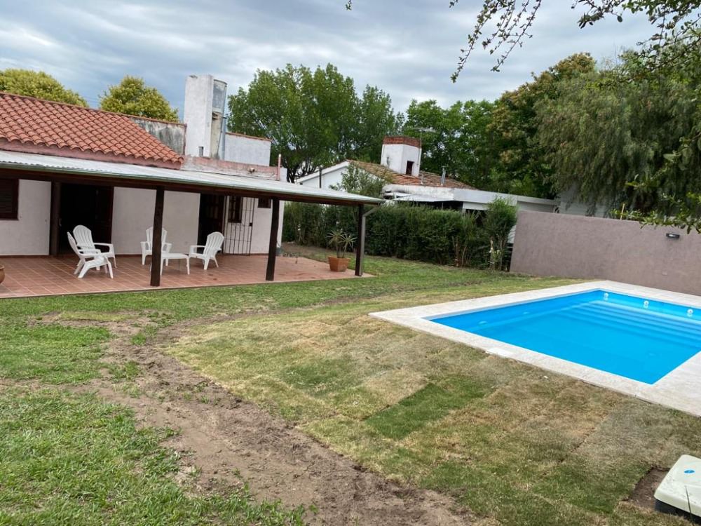CASA CON PILETA 