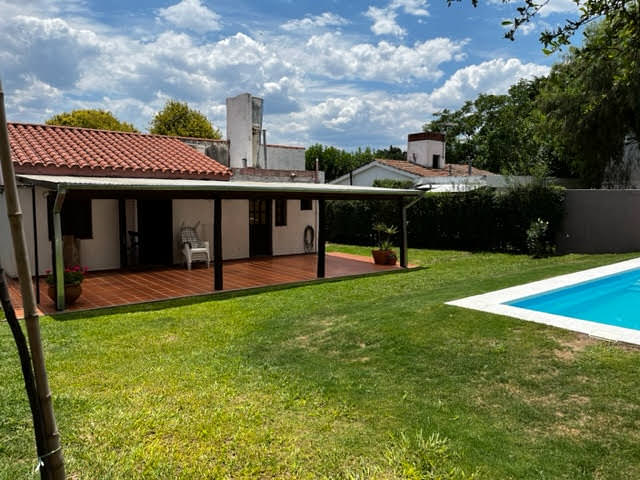 CASA CON PILETA 