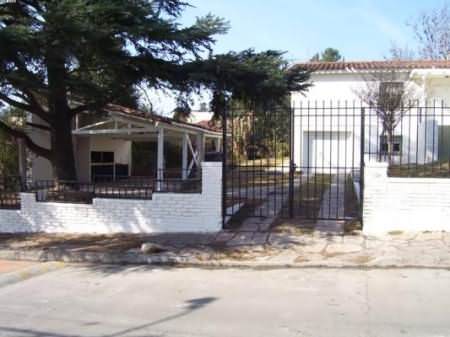 CASA CON PILETA PARA 9 PERSONAS CERCA DEL CENTRO