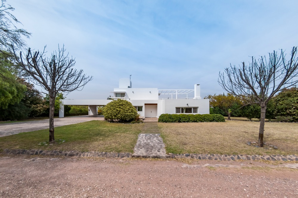 ESPECTACULAR CASA EN BARRIO PRIVADO CAUSANA