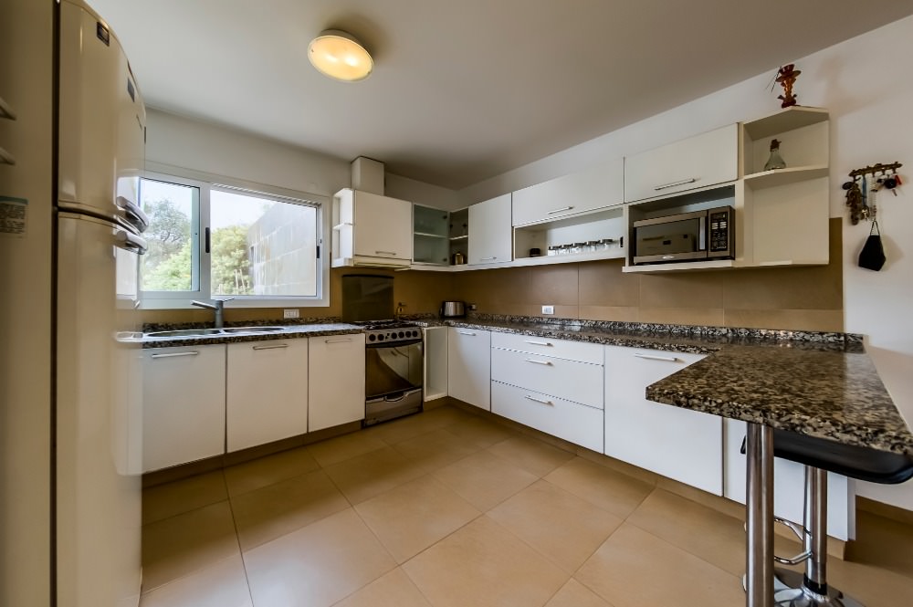 ESPECTACULAR CASA EN BARRIO PRIVADO CAUSANA