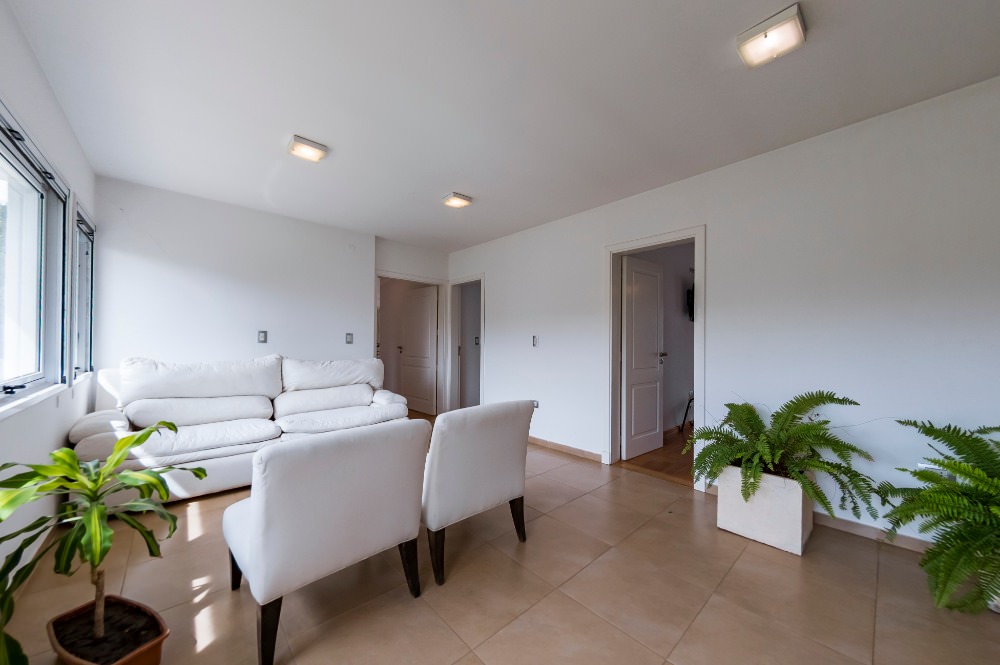 ESPECTACULAR CASA EN BARRIO PRIVADO CAUSANA