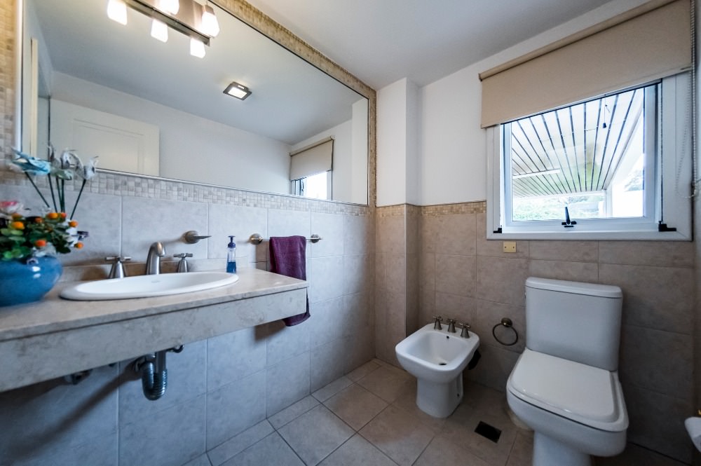 ESPECTACULAR CASA EN BARRIO PRIVADO CAUSANA