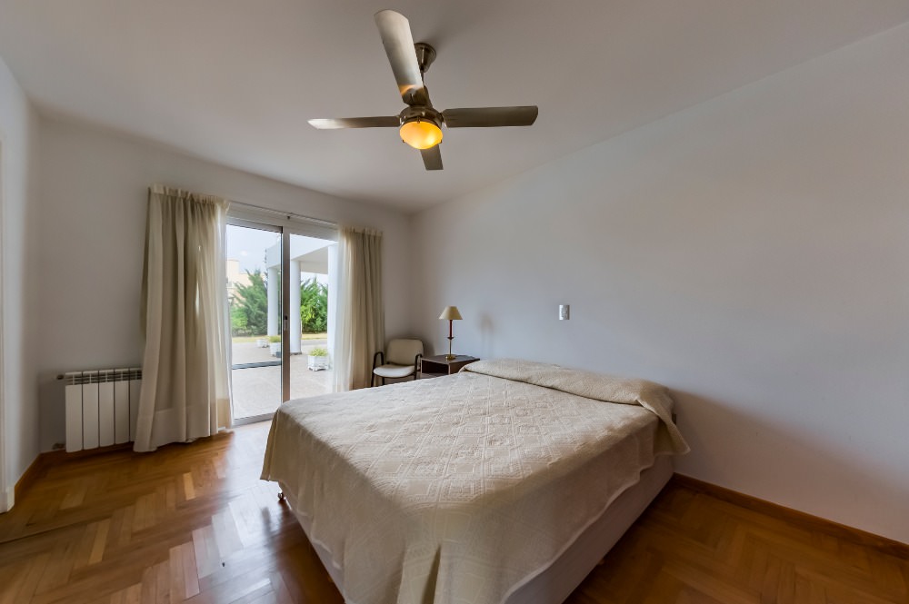 ESPECTACULAR CASA EN BARRIO PRIVADO CAUSANA