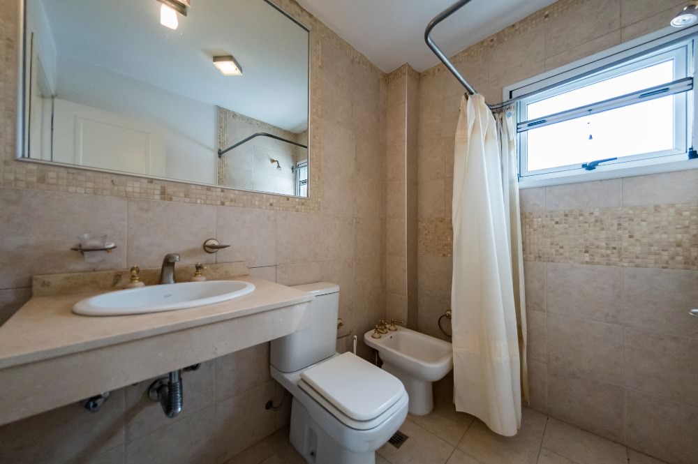 ESPECTACULAR CASA EN BARRIO PRIVADO CAUSANA