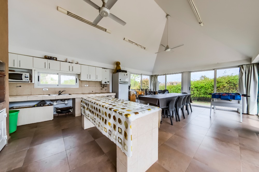 ESPECTACULAR CASA EN BARRIO PRIVADO CAUSANA