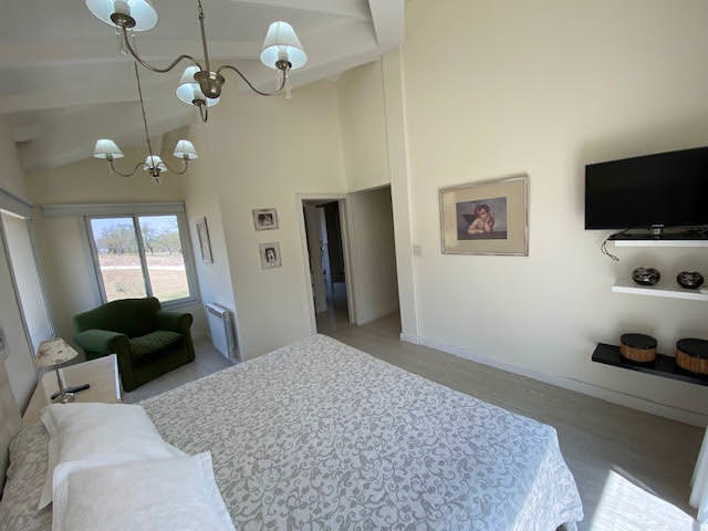 EXCELENTE PROPIEDAD EN BARRIO PRIVADO CAUSANA !!