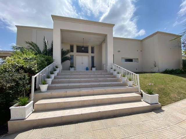 EXCELENTE PROPIEDAD EN BARRIO PRIVADO CAUSANA !!