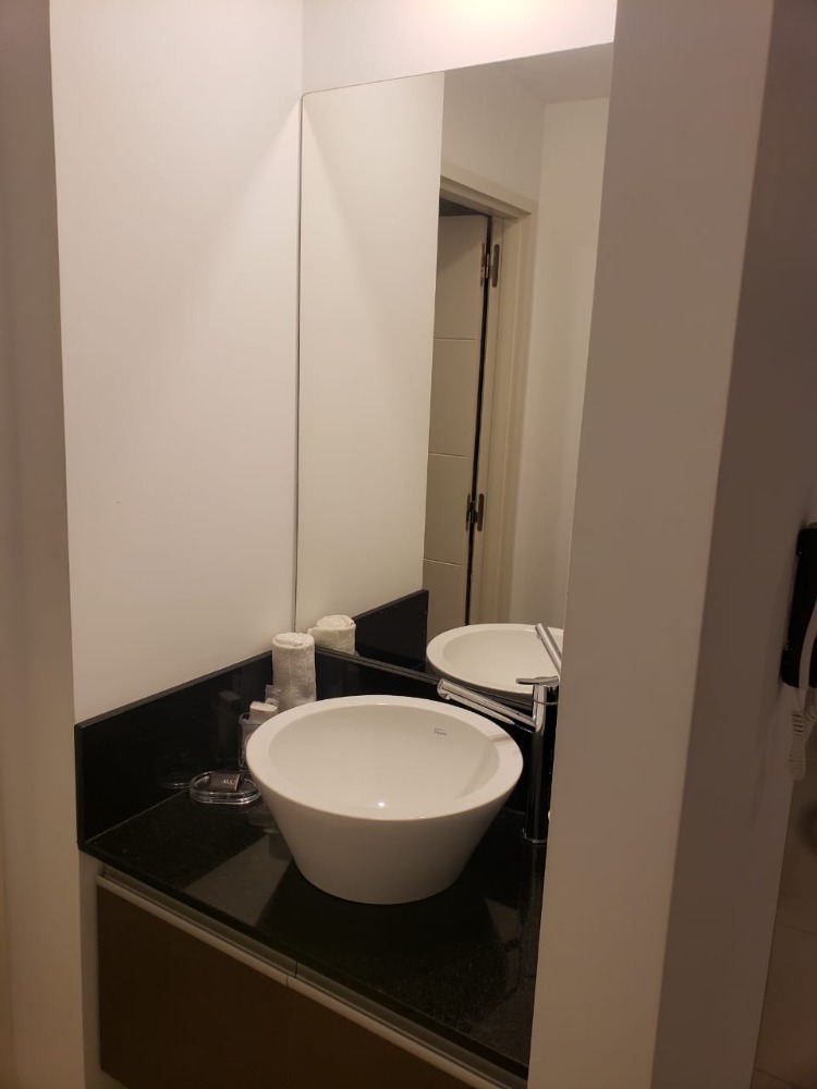 DEPARTAMENTO DE CATEGORÍA SOBRE COSTANERA FRENTE AL LAGO 