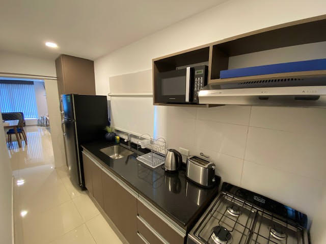 DEPARTAMENTO DE CATEGORÍA SOBRE COSTANERA FRENTE AL LAGO 