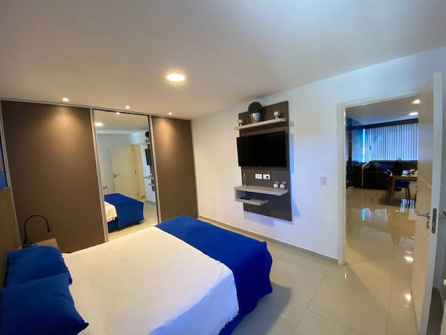 DEPARTAMENTO DE CATEGORÍA SOBRE COSTANERA FRENTE AL LAGO 