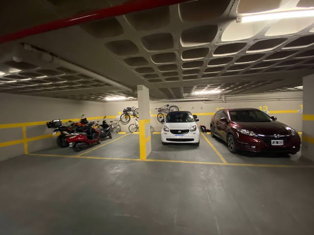 DEPARTAMENTO DE CATEGORÍA SOBRE COSTANERA FRENTE AL LAGO 