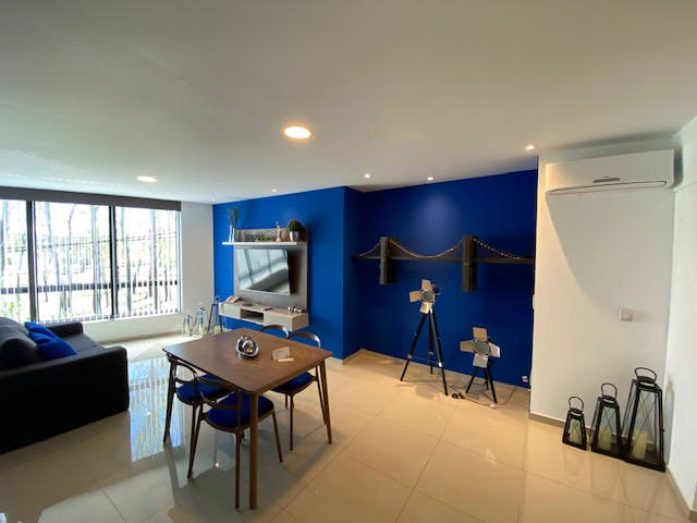 DEPARTAMENTO DE CATEGORÍA SOBRE COSTANERA FRENTE AL LAGO 