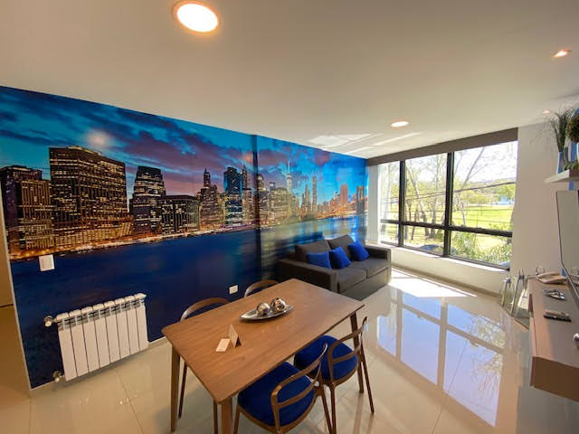 DEPARTAMENTO DE CATEGORÍA SOBRE COSTANERA FRENTE AL LAGO 