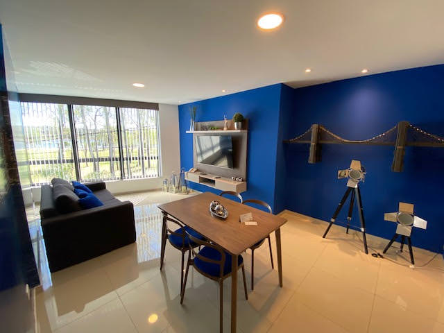 DEPARTAMENTO DE CATEGORÍA SOBRE COSTANERA FRENTE AL LAGO 