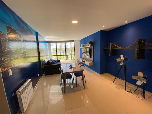 DEPARTAMENTO DE CATEGORÍA SOBRE COSTANERA FRENTE AL LAGO 