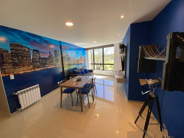 DEPARTAMENTO DE CATEGORÍA SOBRE COSTANERA FRENTE AL LAGO 