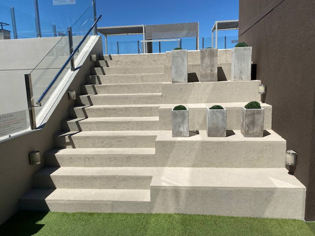 DEPARTAMENTO DE CATEGORÍA SOBRE COSTANERA FRENTE AL LAGO 
