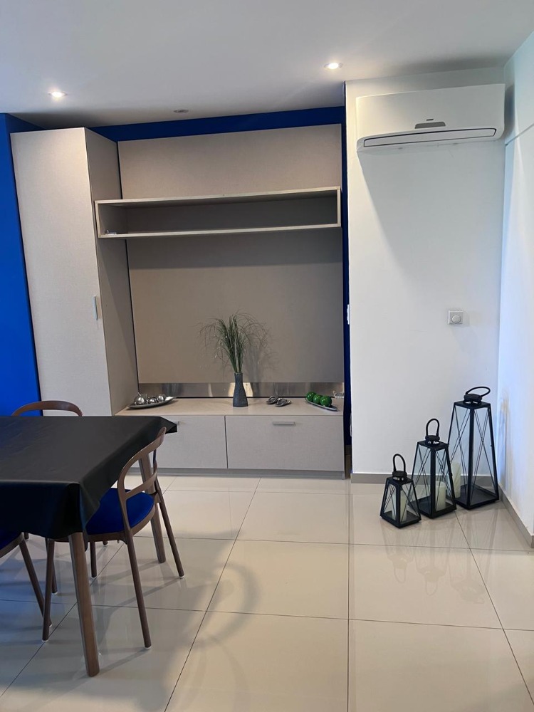 DEPARTAMENTO DE CATEGORÍA SOBRE COSTANERA FRENTE AL LAGO 