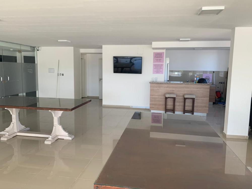 DEPARTAMENTO CON PILETA DE CATEGORIA