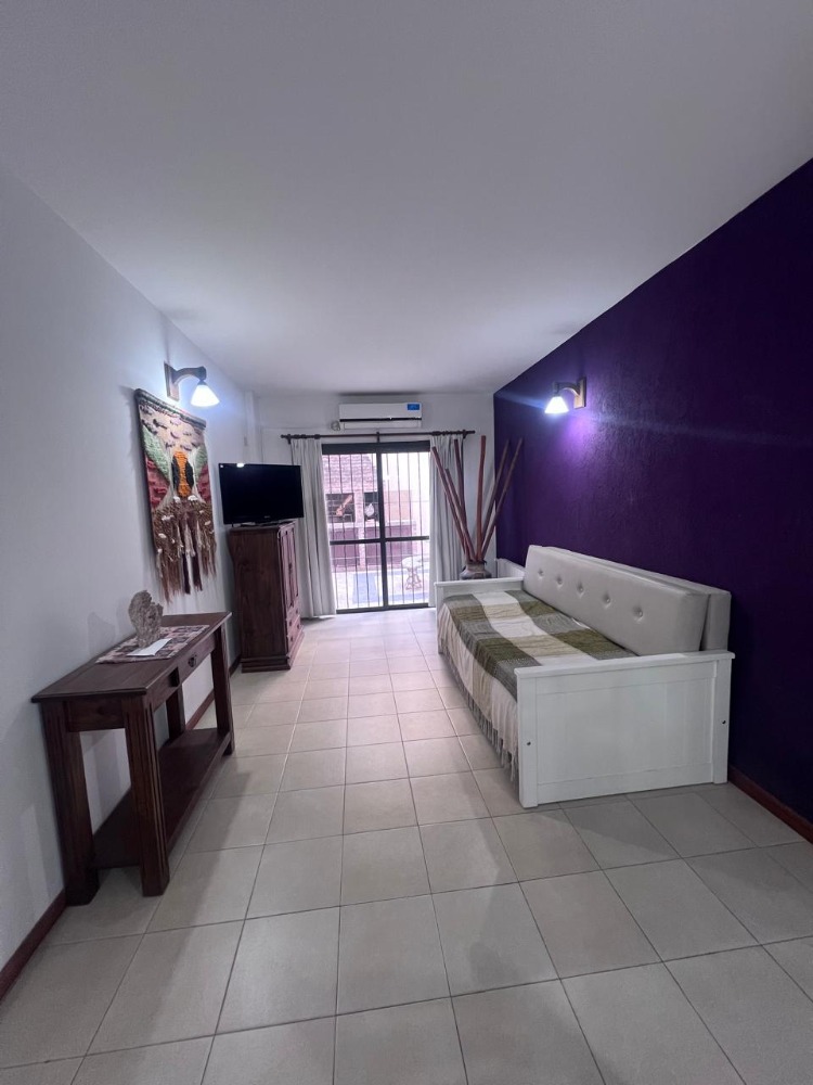 DEPARTAMENTO CENTRICO CON PILETA