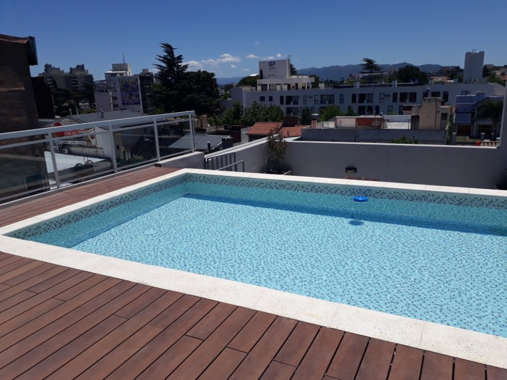 DEPARTAMENTO  CON COCHERA Y PILETA 
