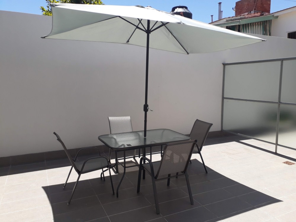 DEPARTAMENTO  CON COCHERA Y PILETA 