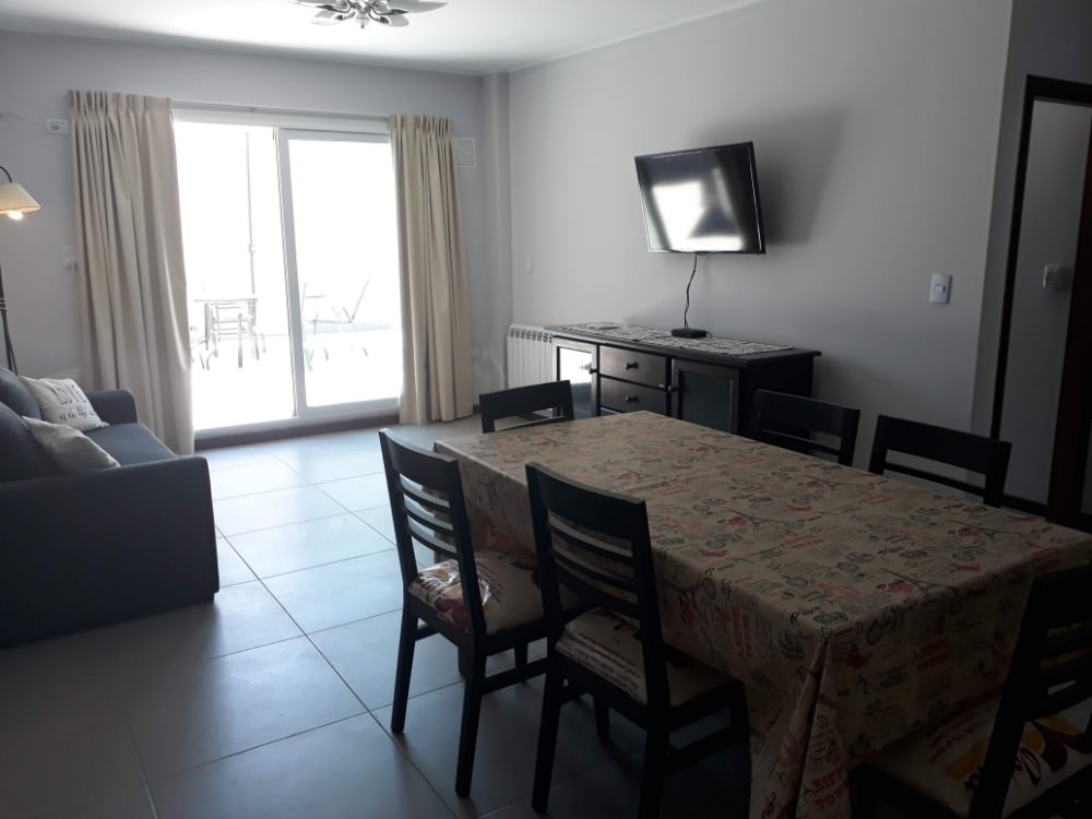 DEPARTAMENTO  CON COCHERA Y PILETA 