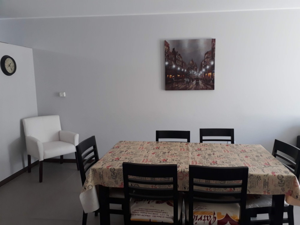 DEPARTAMENTO  CON COCHERA Y PILETA 
