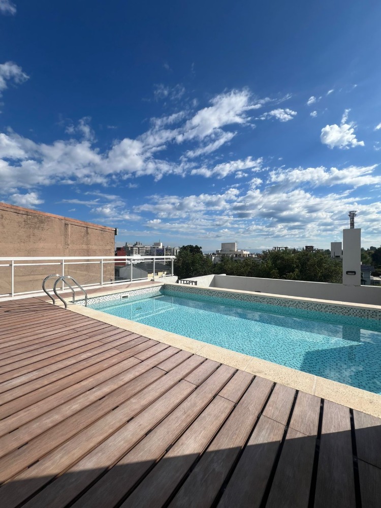 DEPARTAMENTO  CON COCHERA Y PILETA 