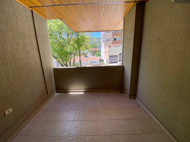 DEPARTAMENTO CON COCHERA CÉNTRICO