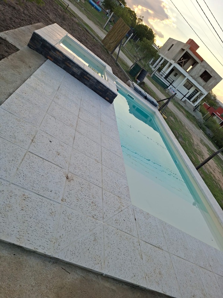 COMPLEJO DE 2 CABAÑAS EN CABALANGO
