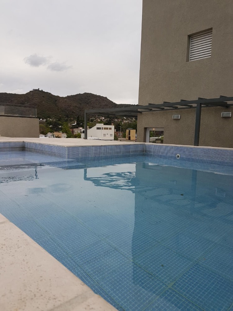DEPARTAMENTO PARA 4 PERSONAS CON PILETA Y COCHERA