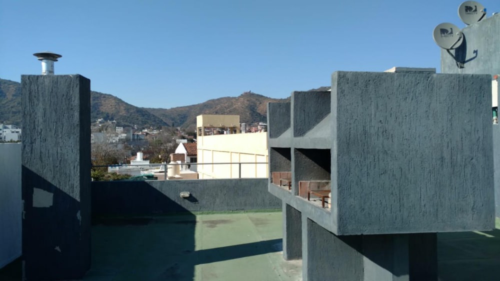 DEPARTAMENTO CON COCHERA Y PILETA !!