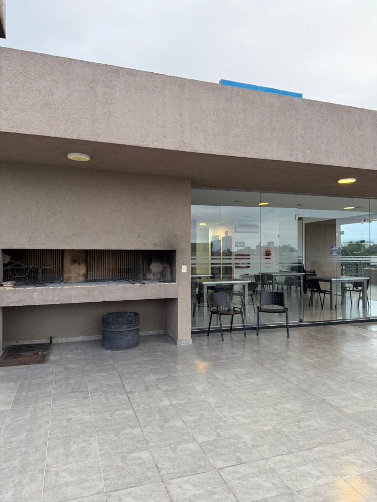 DEPTO CENTRO COCHERA Y PILETA