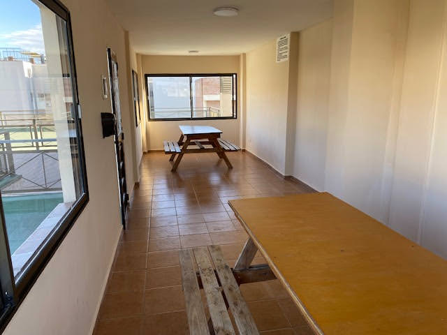 DEPARTAMENTO CÉNTRICO CON COCHERA Y PILETA 
