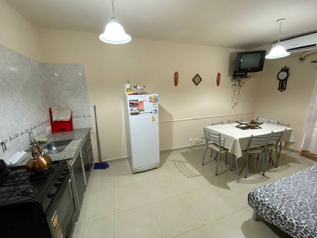 DEPARTAMENTO CÉNTRICO CON COCHERA Y PILETA 
