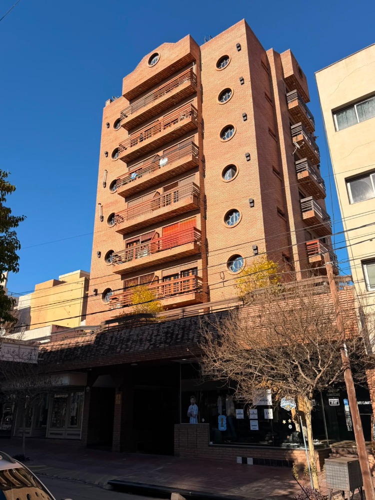 DEPTO 2 DORM CENTRO CON COCHERA