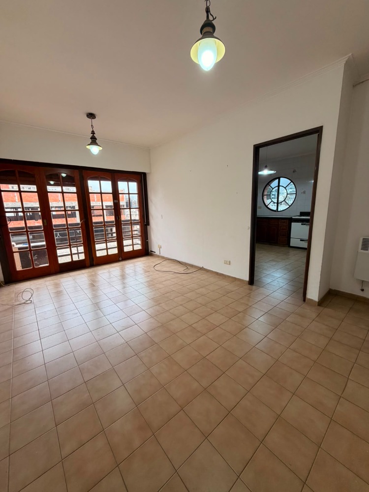 DEPTO 2 DORM CENTRO CON COCHERA