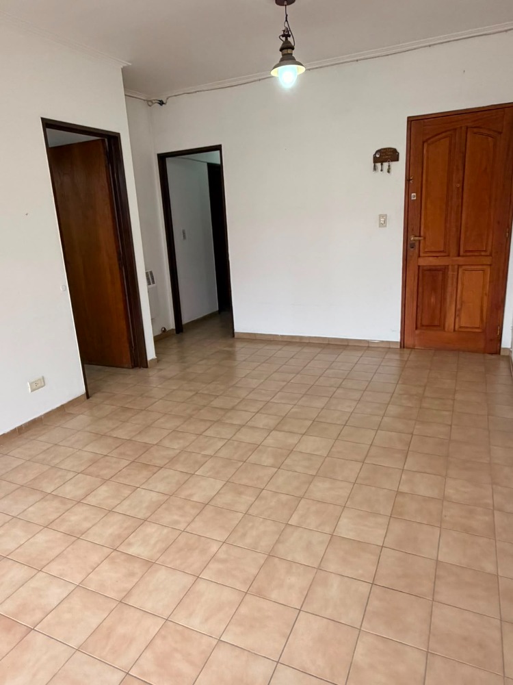 DEPTO 2 DORM CENTRO CON COCHERA